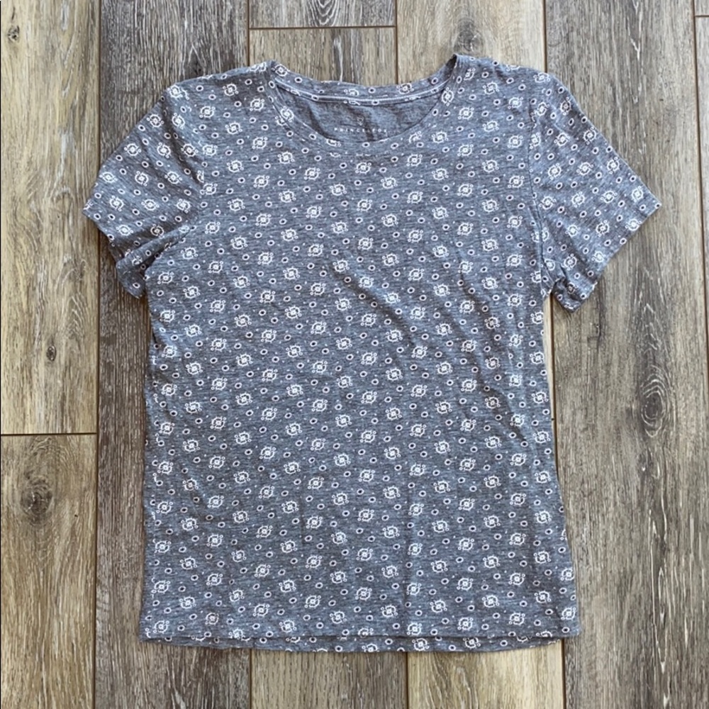 Super cute Aeropostale tee! Like new!